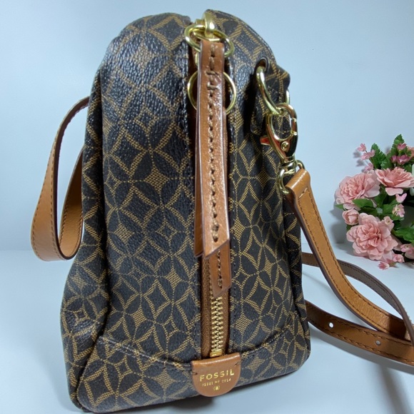 Fossil Signature Sydney Brown Satchel Bag - Picture 4 of 8